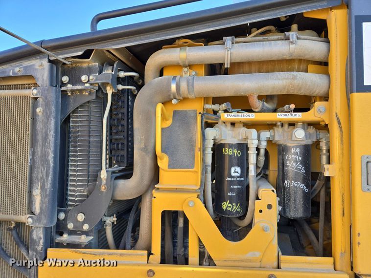 image for item EB1165 2015 John Deere 772G motor grader