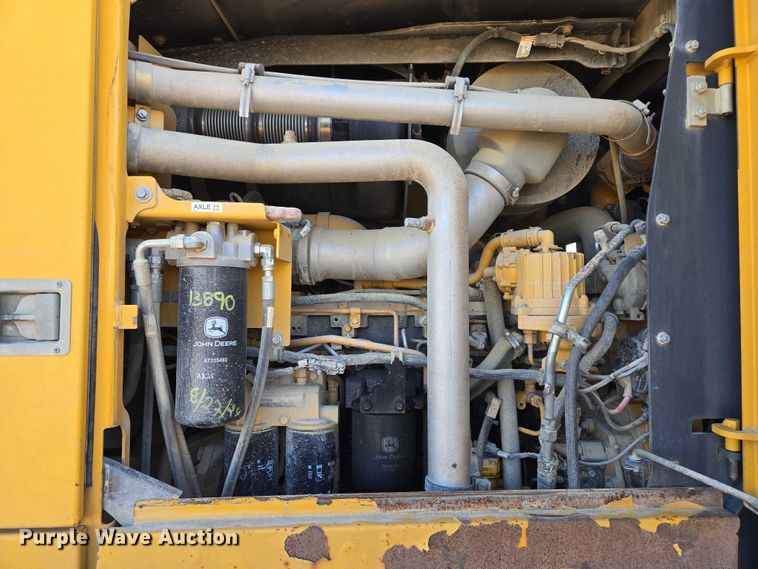 image for item EB1165 2015 John Deere 772G motor grader