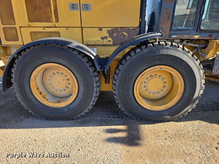 image for item EB1165 2015 John Deere 772G motor grader