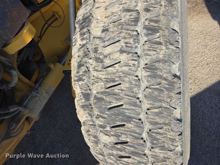 image for item EB1165 2015 John Deere 772G motor grader