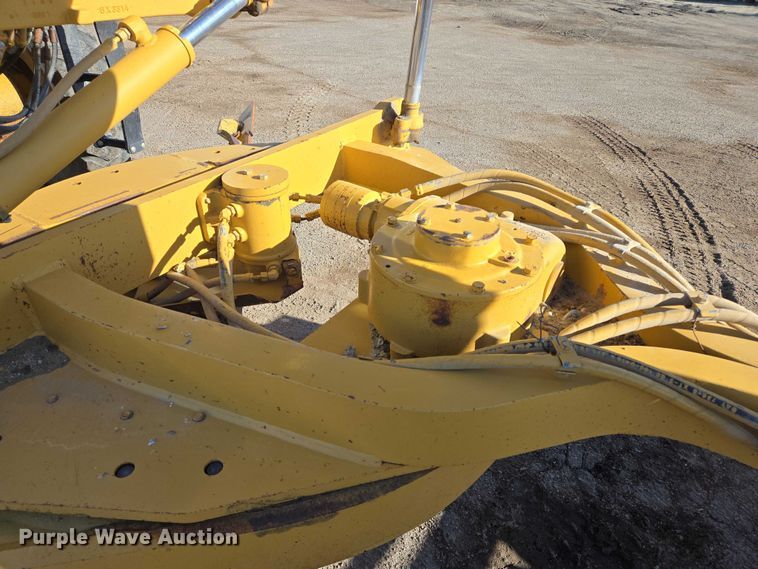 image for item EB1166 2002 Caterpillar 140H VHP motor grader