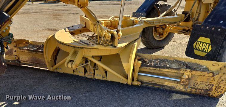 image for item EB1166 2002 Caterpillar 140H VHP motor grader