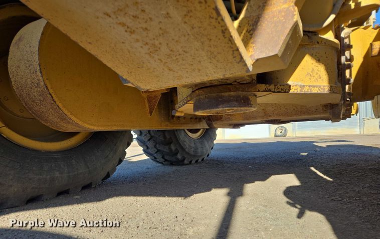 image for item EB1166 2002 Caterpillar 140H VHP motor grader