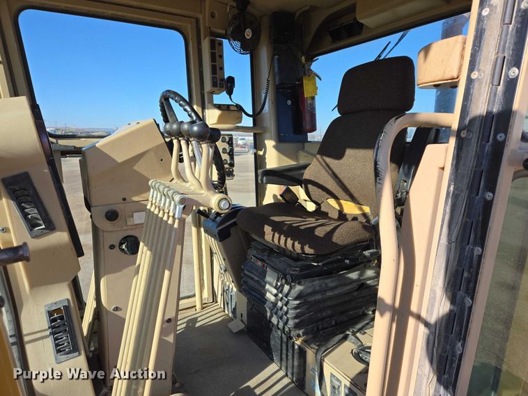 image for item EB1166 2002 Caterpillar 140H VHP motor grader