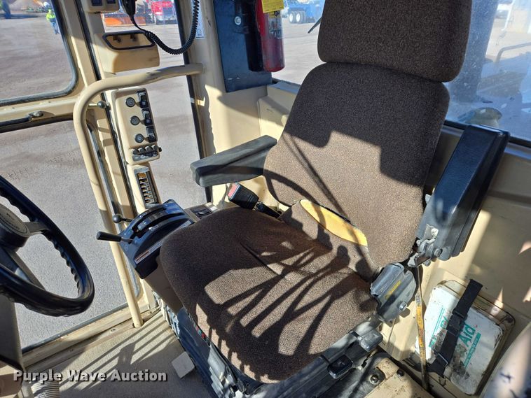 image for item EB1166 2002 Caterpillar 140H VHP motor grader