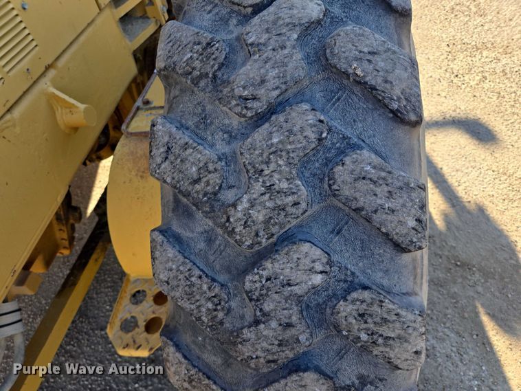 image for item EB1166 2002 Caterpillar 140H VHP motor grader