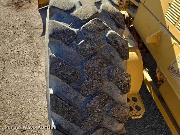 image for item EB1166 2002 Caterpillar 140H VHP motor grader