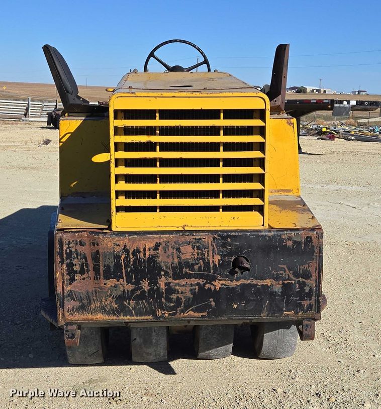 image for item EB1169 Hyster C530 Compactor pneumatic roller