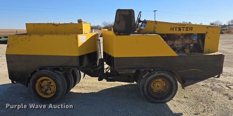 image for item EB1169 Hyster C530 Compactor pneumatic roller