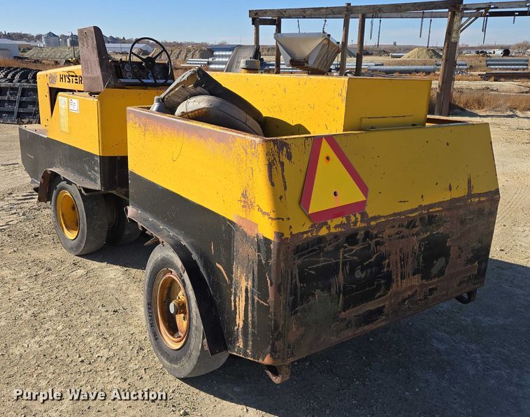 image for item EB1169 Hyster C530 Compactor pneumatic roller