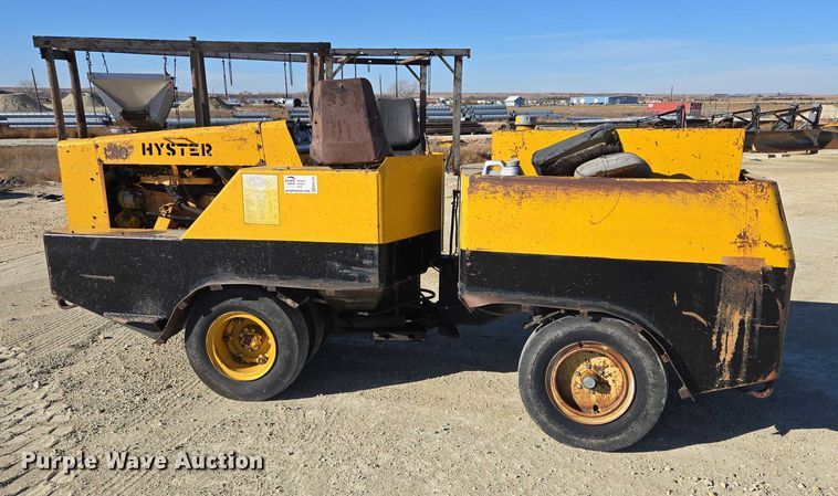 image for item EB1169 Hyster C530 Compactor pneumatic roller