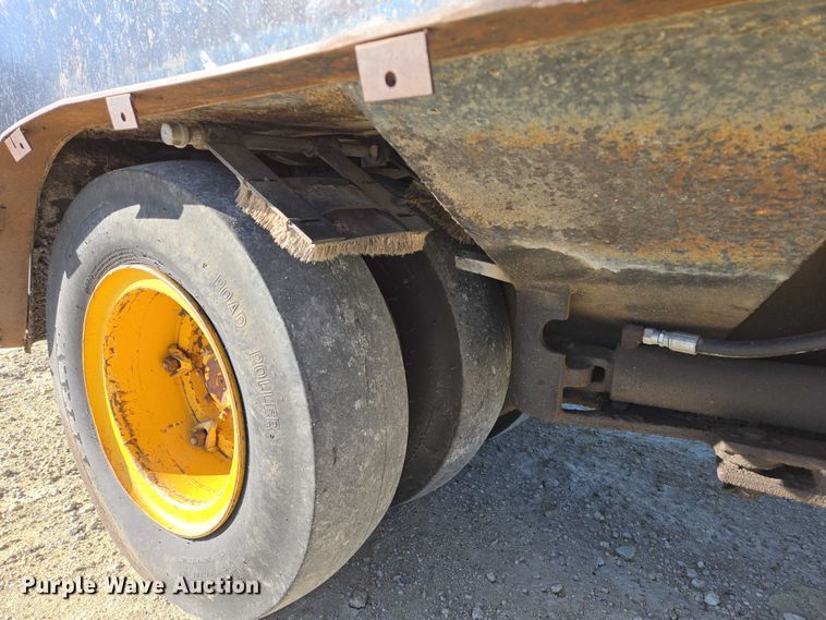 image for item EB1169 Hyster C530 Compactor pneumatic roller