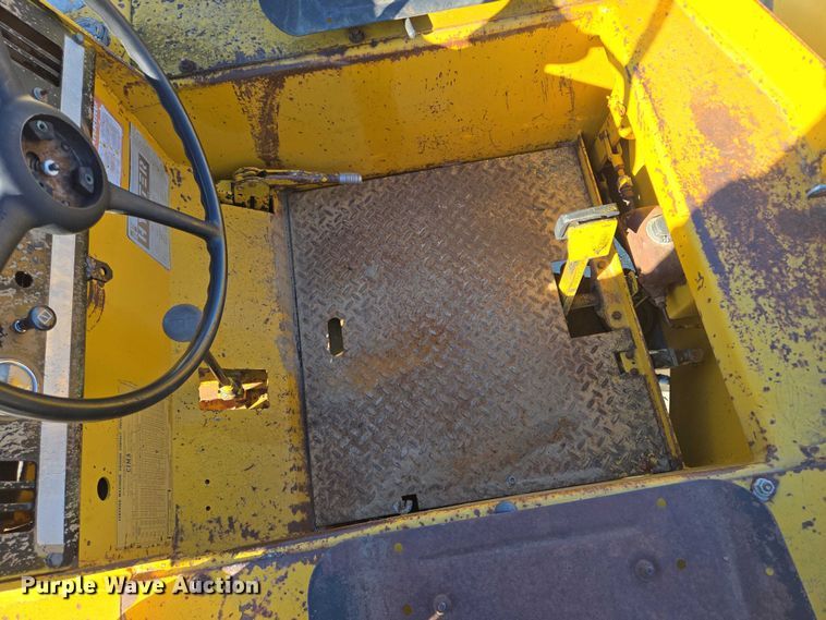 image for item EB1169 Hyster C530 Compactor pneumatic roller