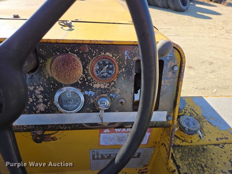 image for item EB1169 Hyster C530 Compactor pneumatic roller