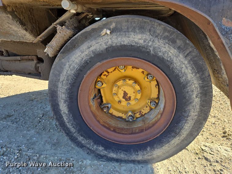 image for item EB1169 Hyster C530 Compactor pneumatic roller