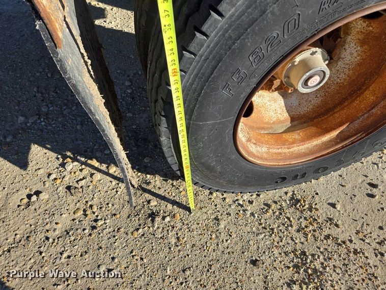 image for item EB1170 1986 Transcraft TL90K-45 flatbed trailer