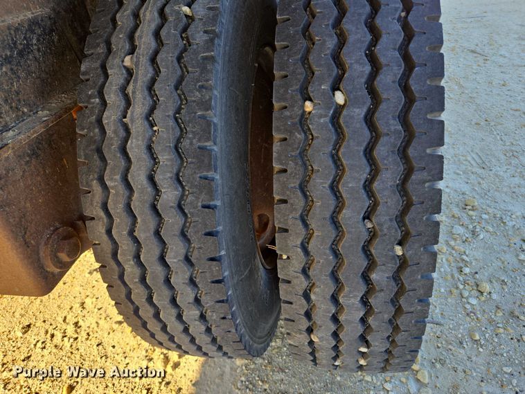 image for item EB1170 1986 Transcraft TL90K-45 flatbed trailer