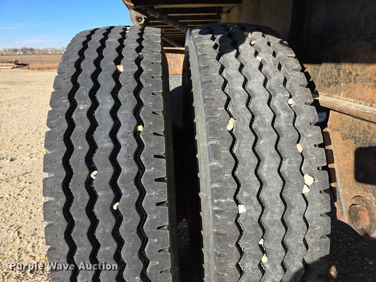 image for item EB1170 1986 Transcraft TL90K-45 flatbed trailer