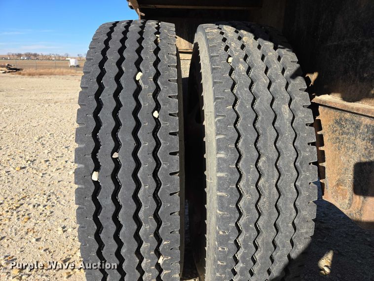 image for item EB1170 1986 Transcraft TL90K-45 flatbed trailer