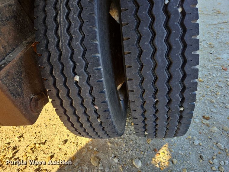 image for item EB1170 1986 Transcraft TL90K-45 flatbed trailer