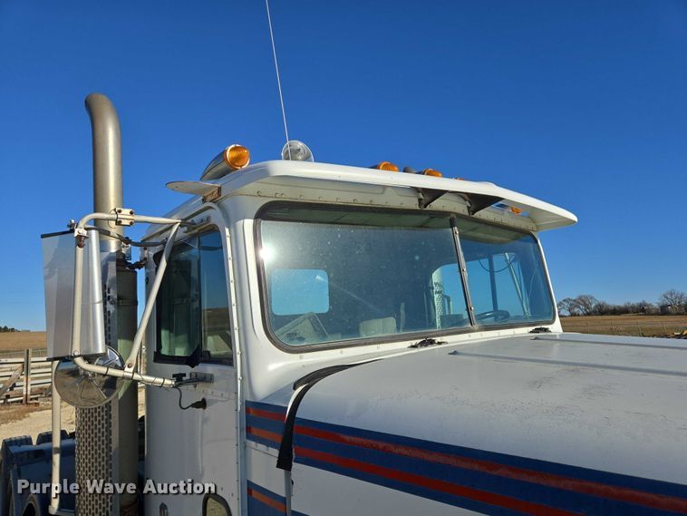 image for item EB1171 1994 International 9300 semi truck