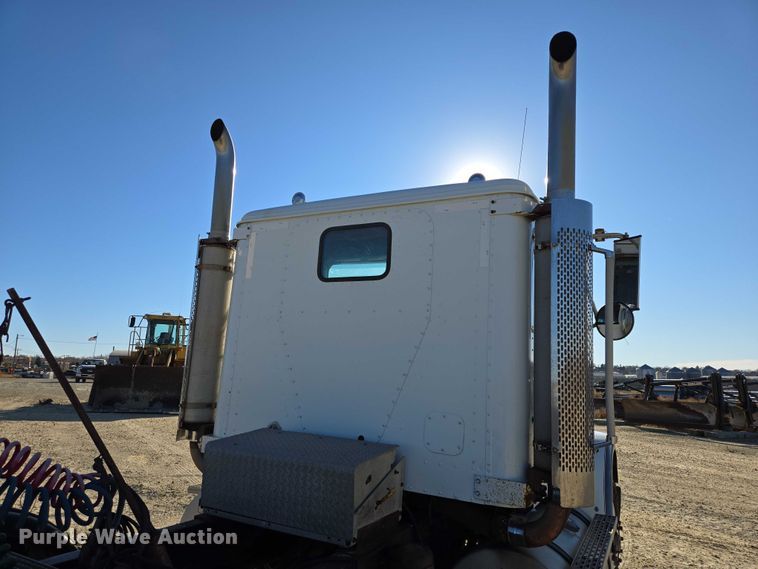 image for item EB1171 1994 International 9300 semi truck