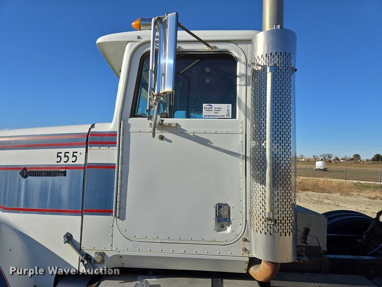 image for item EB1171 1994 International 9300 semi truck