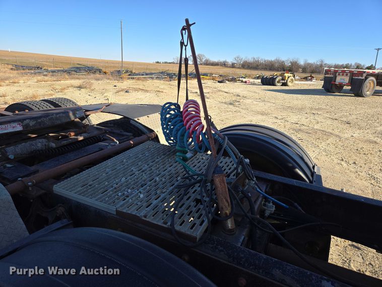 image for item EB1171 1994 International 9300 semi truck