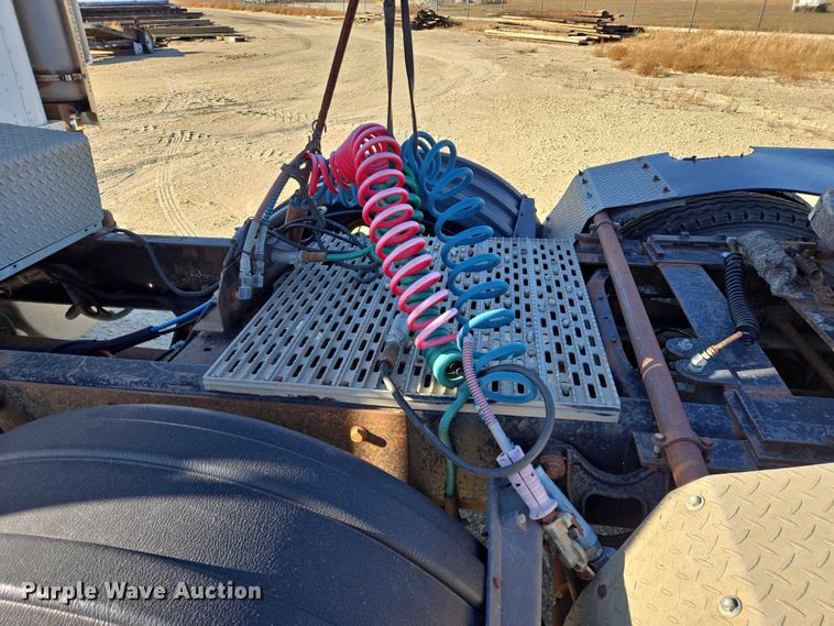 image for item EB1171 1994 International 9300 semi truck