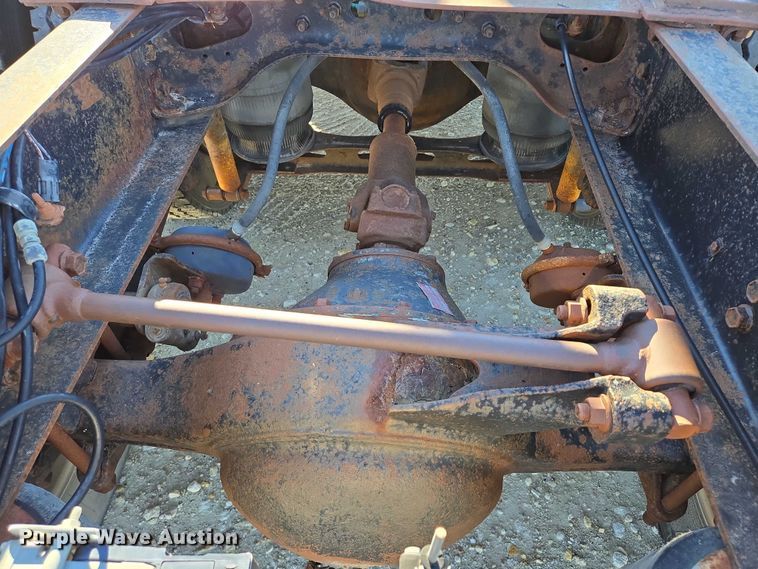 image for item EB1171 1994 International 9300 semi truck