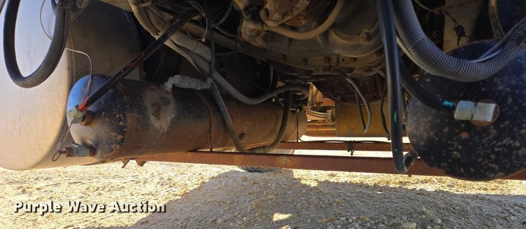 image for item EB1171 1994 International 9300 semi truck