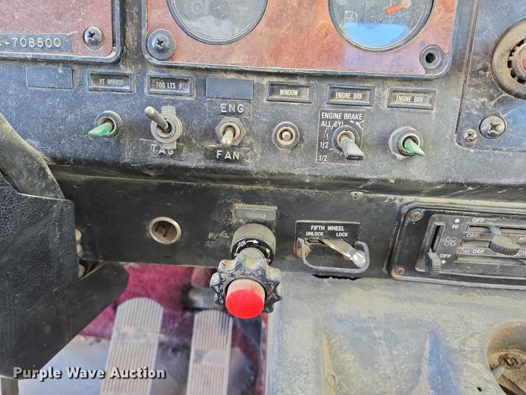 image for item EB1171 1994 International 9300 semi truck