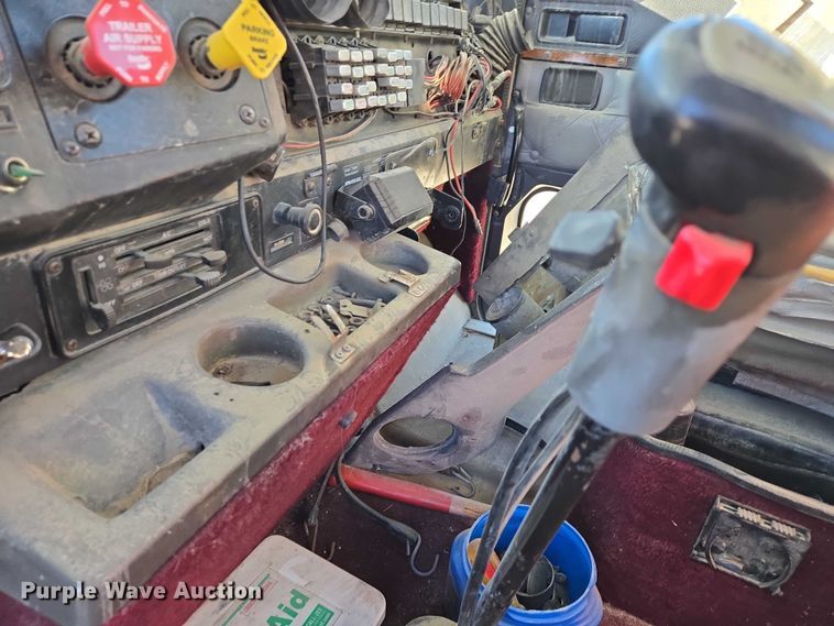 image for item EB1171 1994 International 9300 semi truck