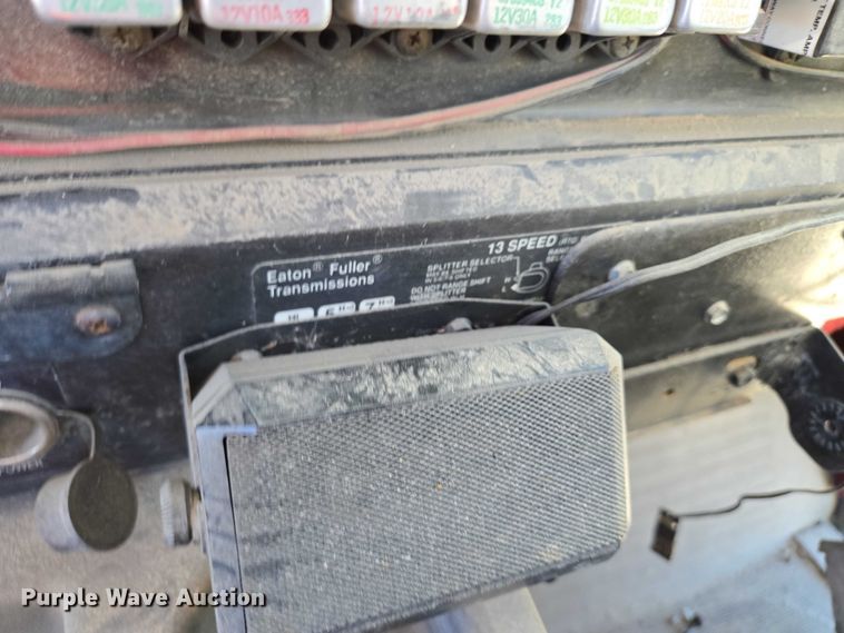 image for item EB1171 1994 International 9300 semi truck