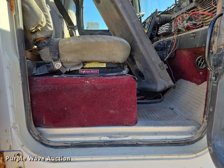 image for item EB1171 1994 International 9300 semi truck