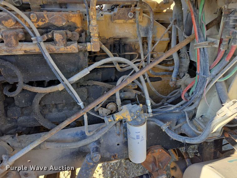 image for item EB1171 1994 International 9300 semi truck