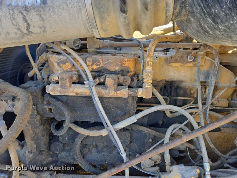 image for item EB1171 1994 International 9300 semi truck