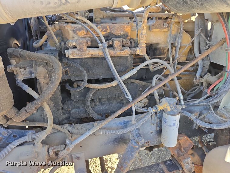 image for item EB1171 1994 International 9300 semi truck