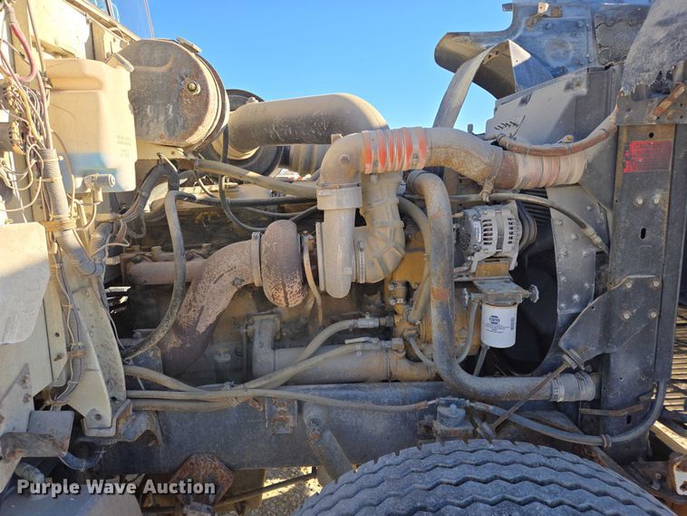 image for item EB1171 1994 International 9300 semi truck