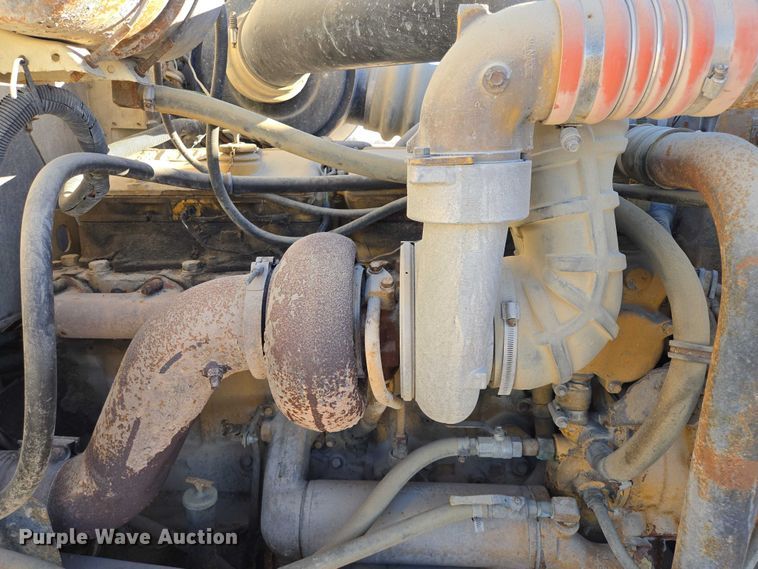 image for item EB1171 1994 International 9300 semi truck