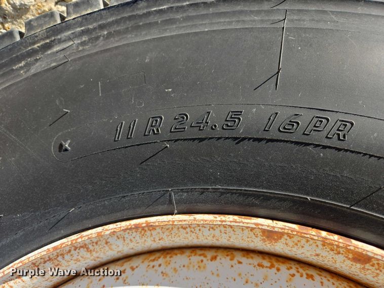 image for item EB1171 1994 International 9300 semi truck