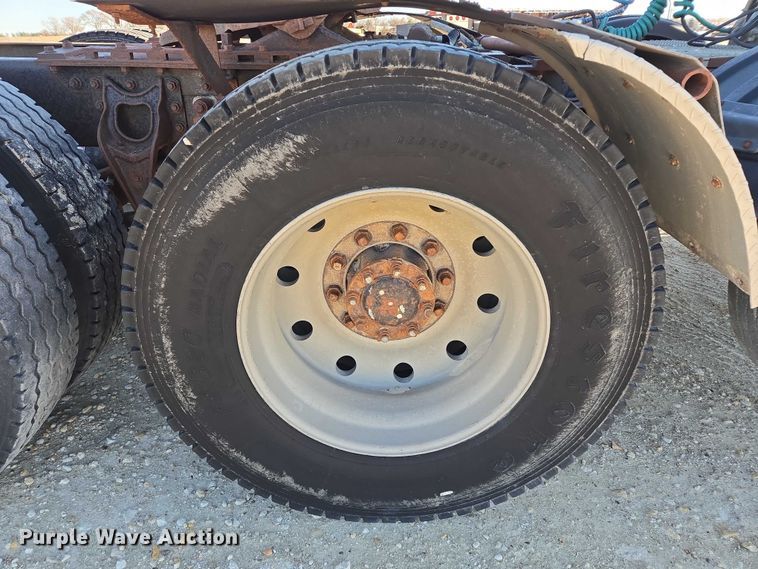 image for item EB1171 1994 International 9300 semi truck