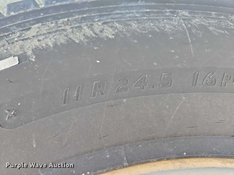 image for item EB1171 1994 International 9300 semi truck