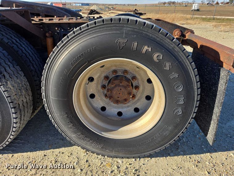 image for item EB1171 1994 International 9300 semi truck