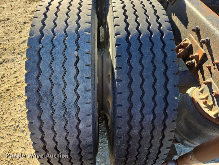 image for item EB1171 1994 International 9300 semi truck