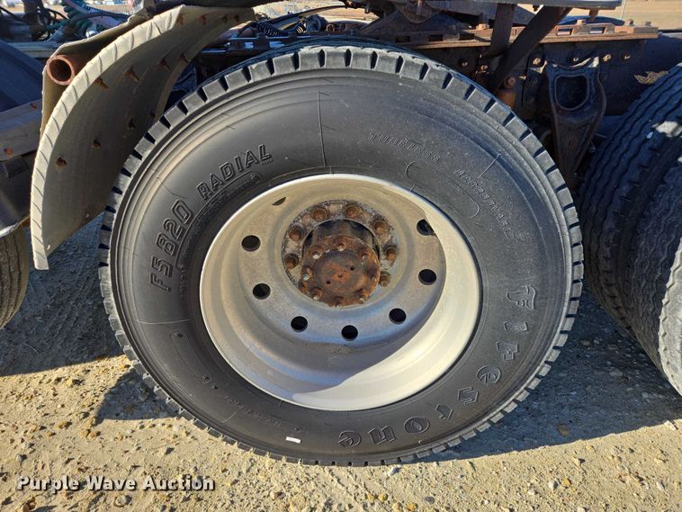 image for item EB1171 1994 International 9300 semi truck