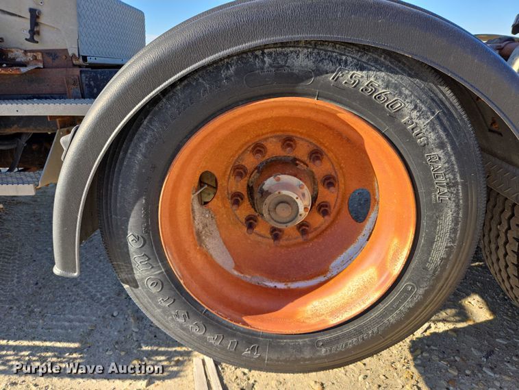 image for item EB1171 1994 International 9300 semi truck