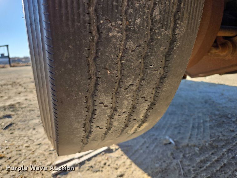 image for item EB1171 1994 International 9300 semi truck