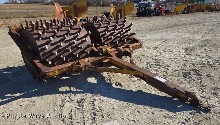 image for item EB1176 WM Bros sheepsfoot roller compactor