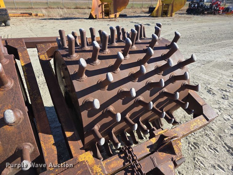 image for item EB1176 WM Bros sheepsfoot roller compactor